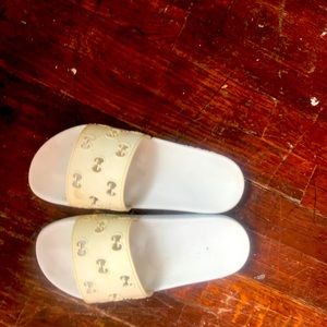 Gucci slippers